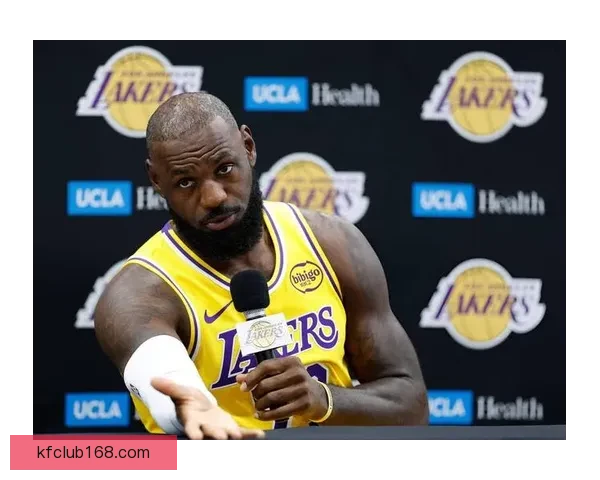 詹姆斯16年罕见表现 35分9三分缔造队史新纪录